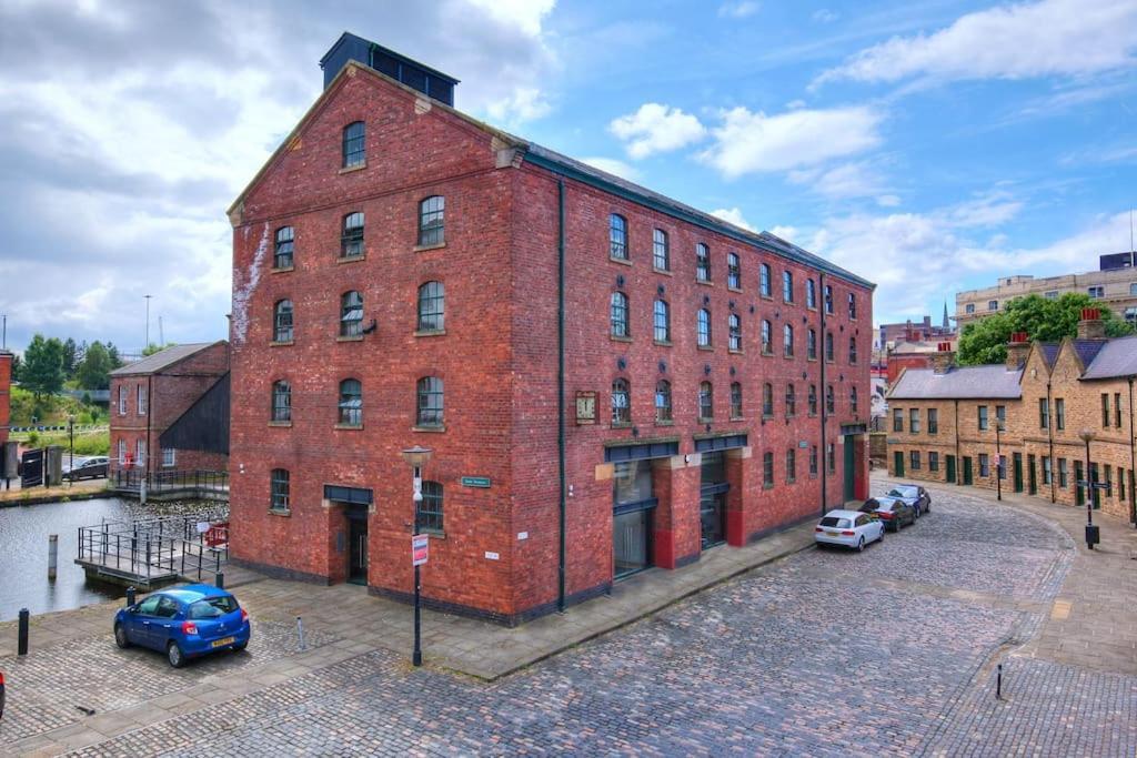 Beautiful 1-Bed Apartment In Grade Listed Warehouse - Victoria Quays, Sheffield City Centre, Free Parking, Pet Friendly, Netflix Eksteriør bilde